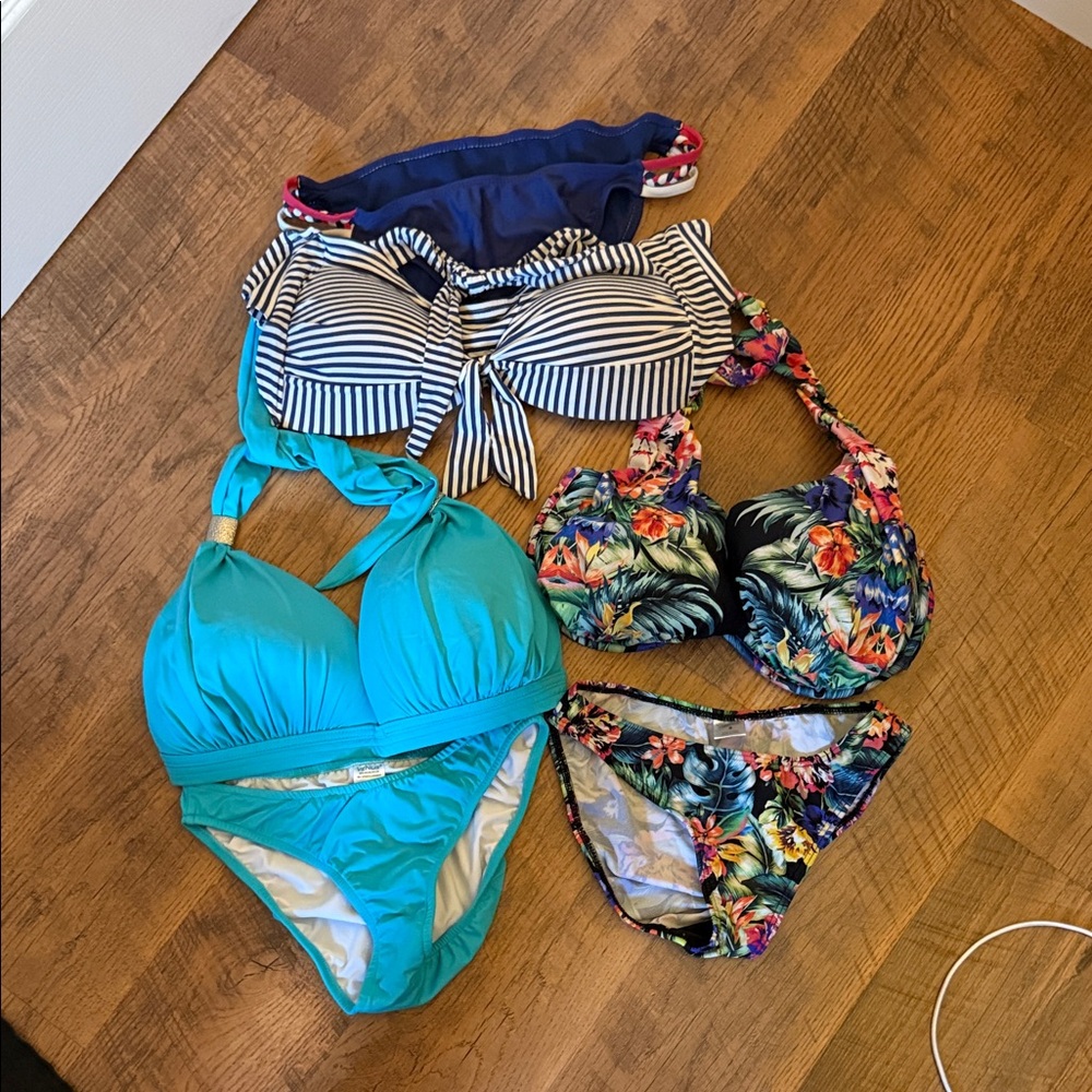 Bundle of 3 Bikinis